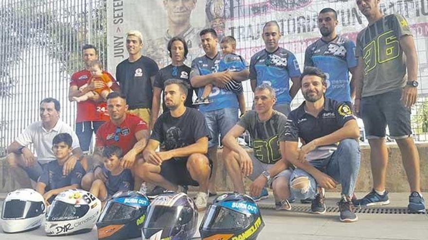 Los mallorquines que participan en las 24 Horas de Catalunya, ayer en el Palma Arena.