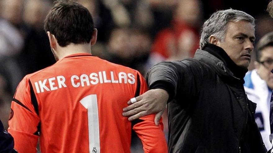Julio César: &quot;Mourinho me dijo que yo con un brazo paraba más que Casillas&quot;