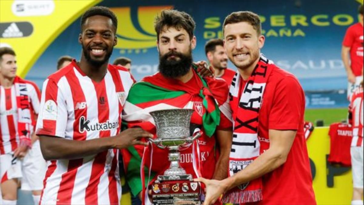 Villalibre con la Copa del Rey - Athletic
