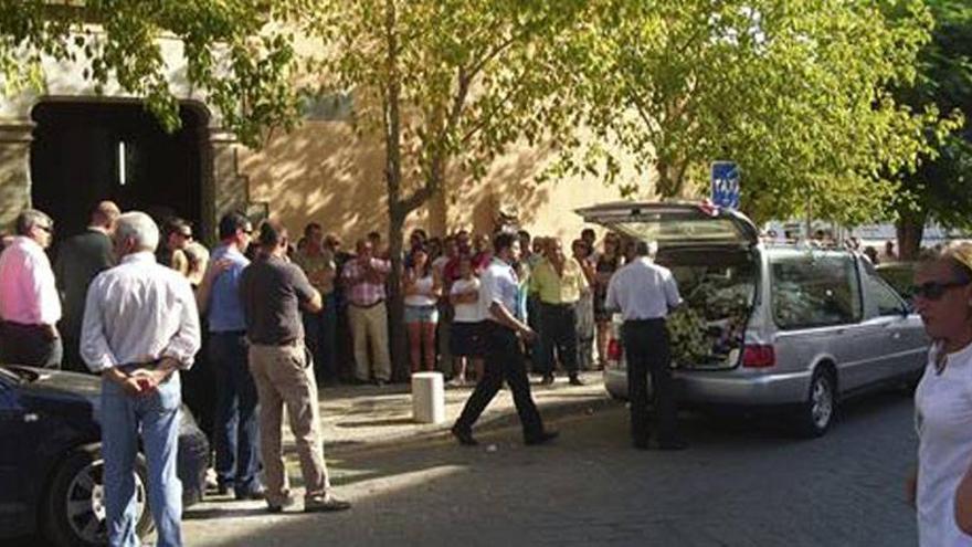 El autor del crimen de Villafranca utilizó un arma blanca además de un martillo