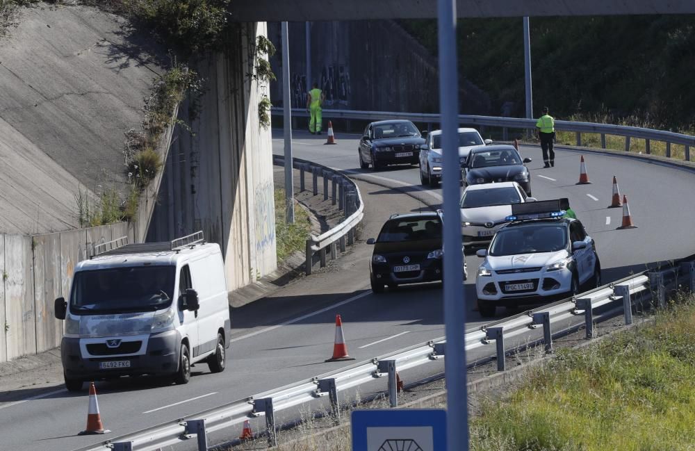 Tráfico corta hoy un carril de acceso a Vigo en la AP-9 para reconstruir el accidente mortal de tres menores en Teis