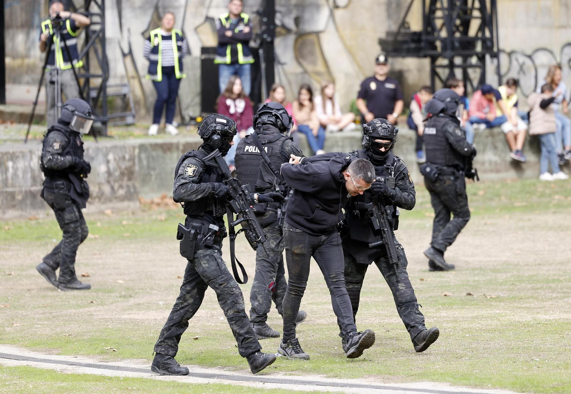 Exhibición de la Policía Nacional en el auditorio de Castrelos en Vigo