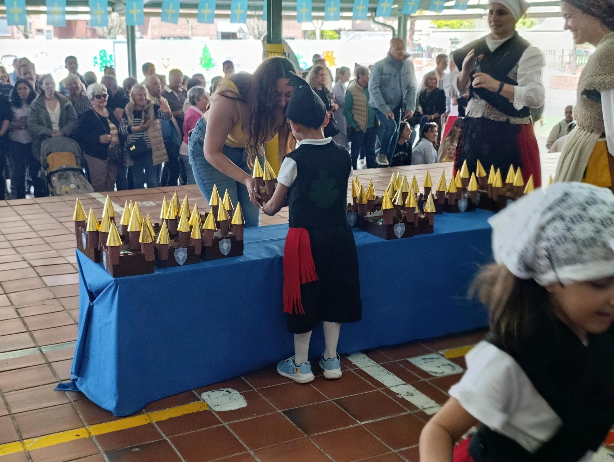 Así fue el Mercadillo de Güevos Pintos Solidarios del Peña Careses