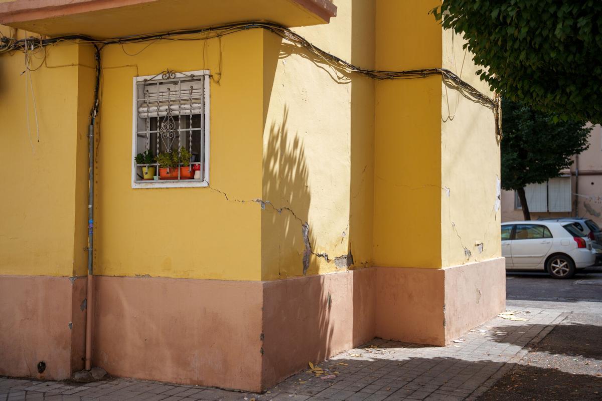 Consecuencias del terremoto de magnitud 5 en edificios y viviendas de la ciudad de Granada. Consecuencias del terremoto de magnitud 5 en edificios y viviendas de la ciudad de Granada.