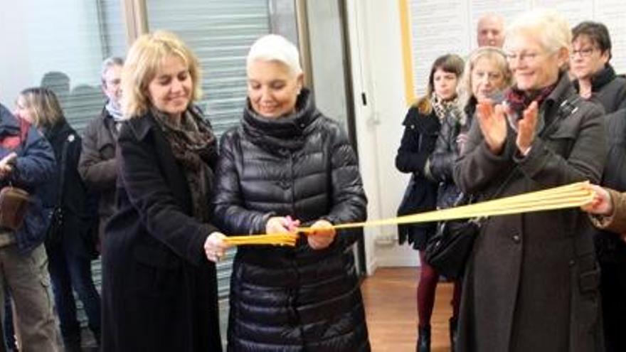 Rosa Tous inaugura el nou local acompanyada de la seva filla