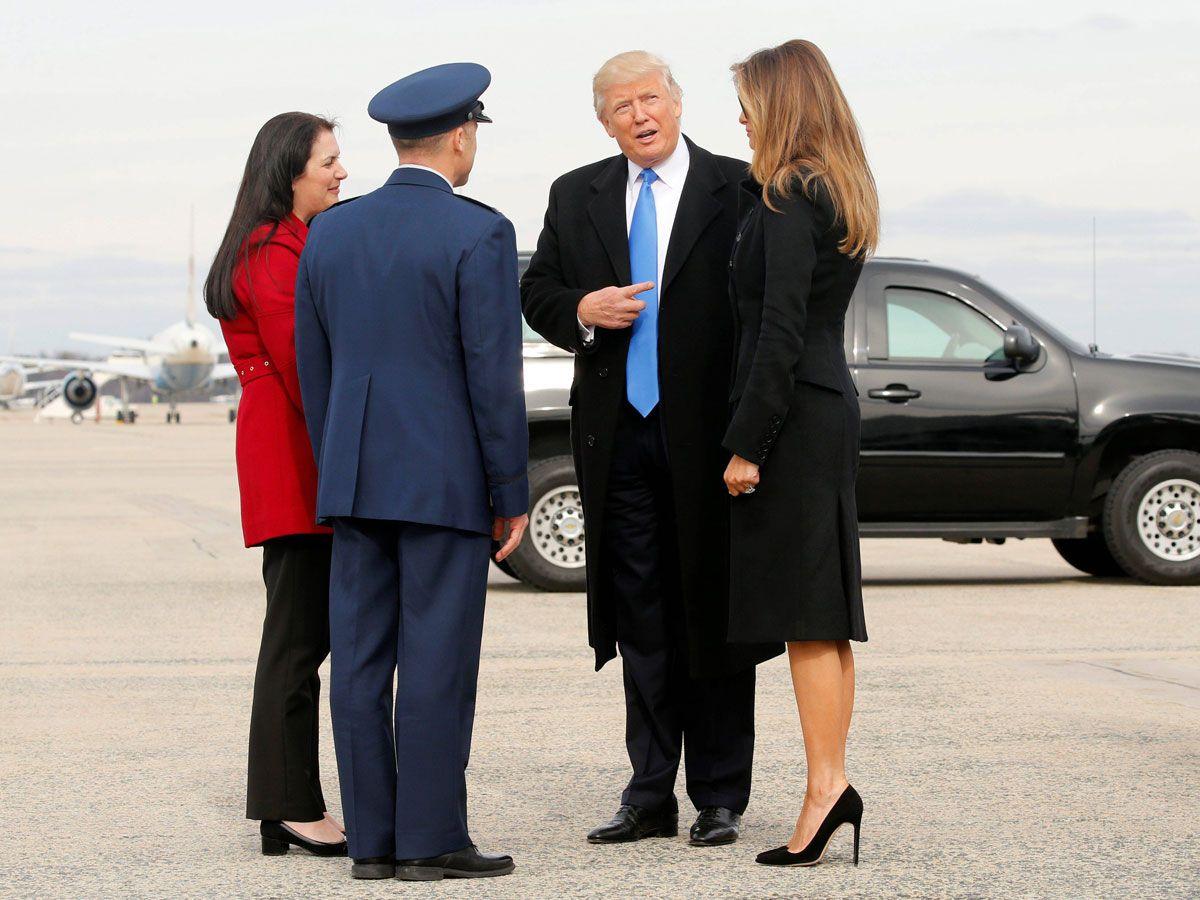 Melania Trump junto a Donald Trump a su llegada a Washington