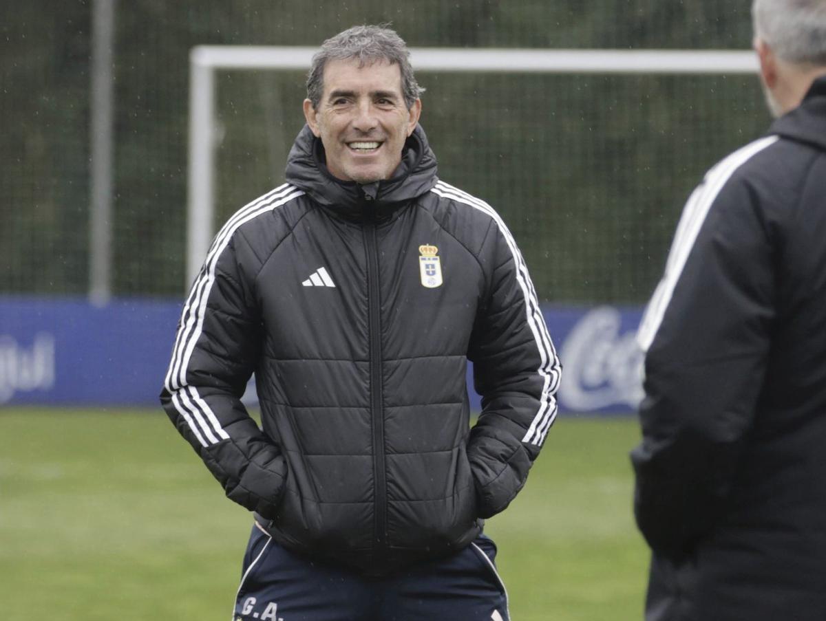 Guillermo Almada, ayer, en el entrenamiento del Oviedo en El Requexón. | JUAN PLAZA