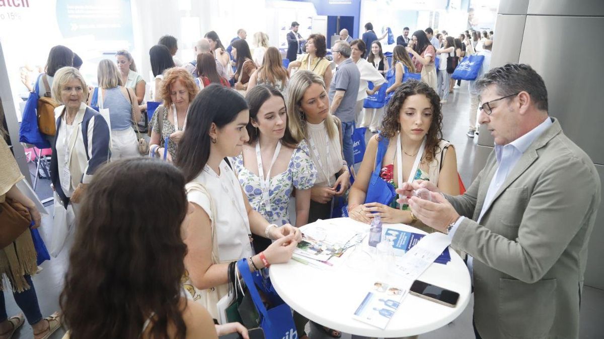 Profesionales del ámbito de la Pediatría que participan en el 70º Congreso de la AEP en Córdoba.