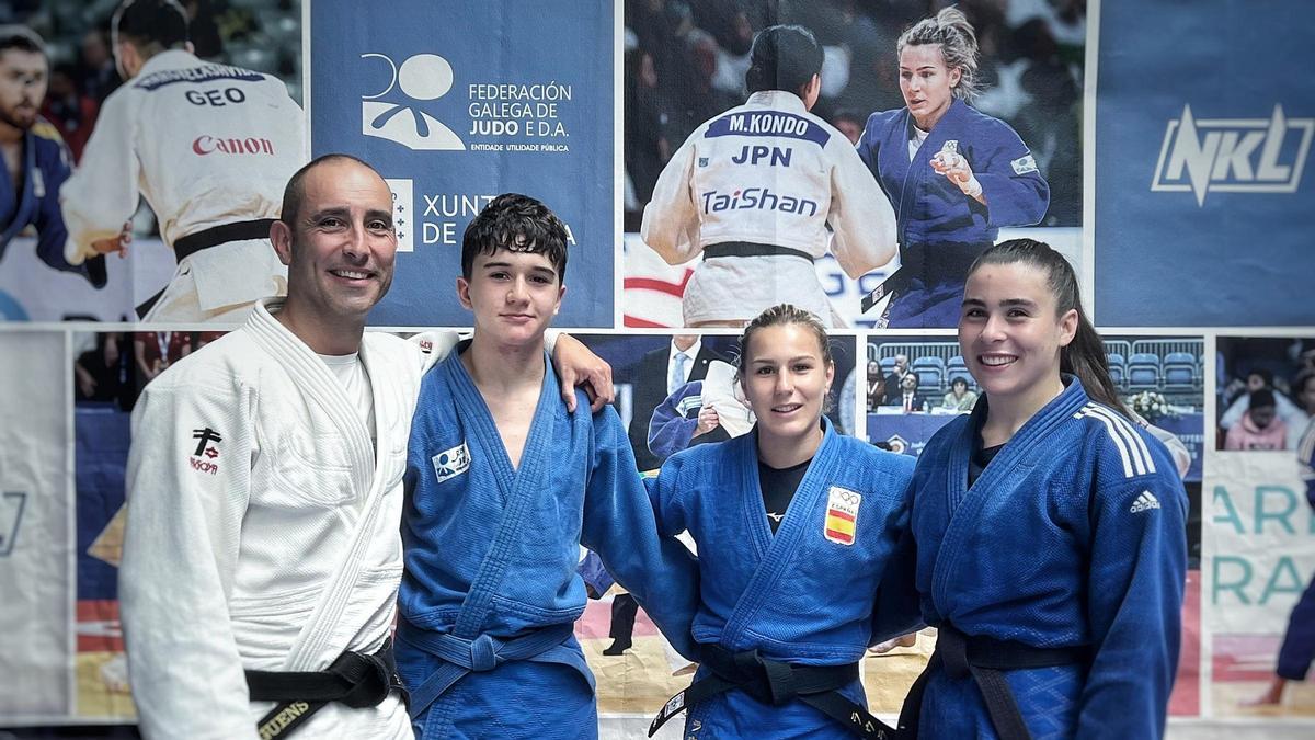 Leyre Villamediana (derecha) en el stage de tecnificación de A Coruña.
