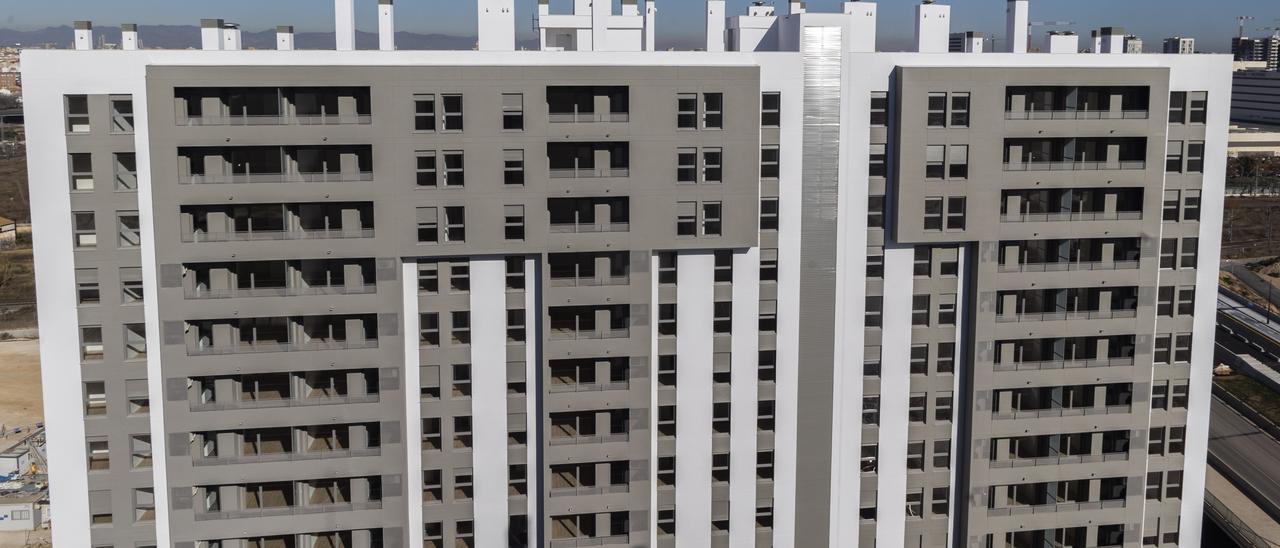 Edificio de viviendas en alquiler en el barrio de Turianova de València.