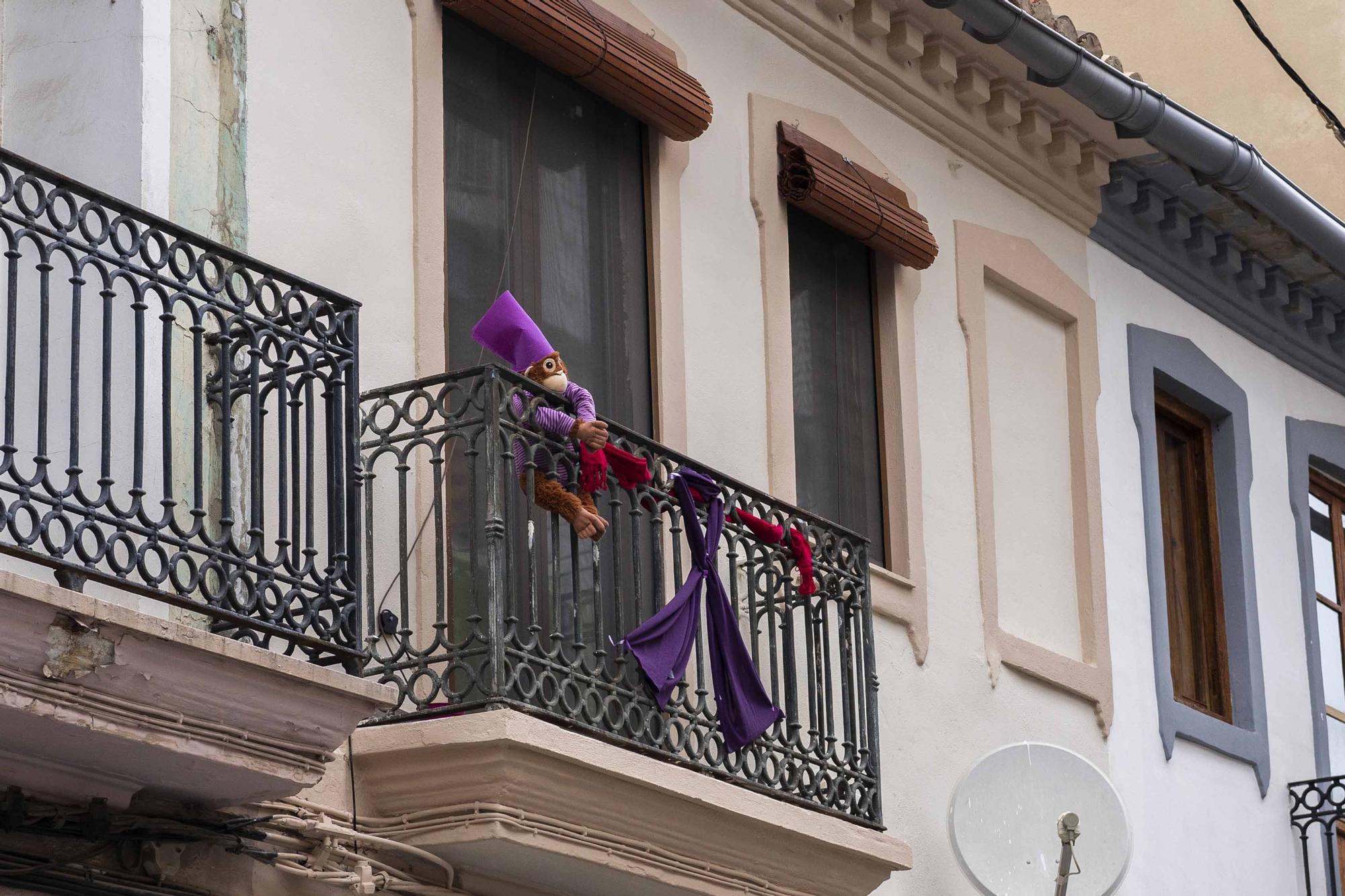 València engalana sus balcones por el 8M