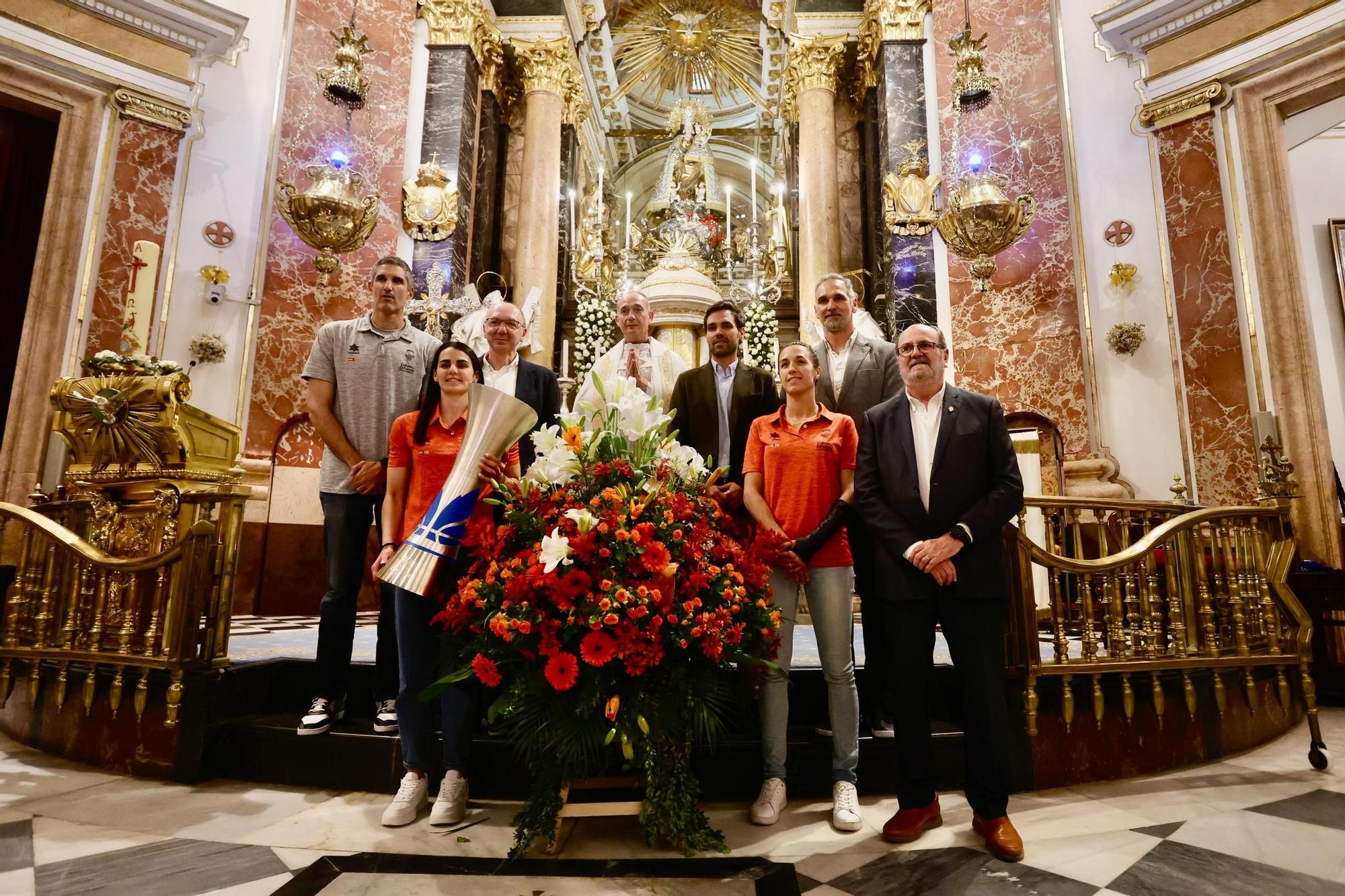 El Valencia Basket ofrece su victoria en la Liga a la virgen, en imágenes