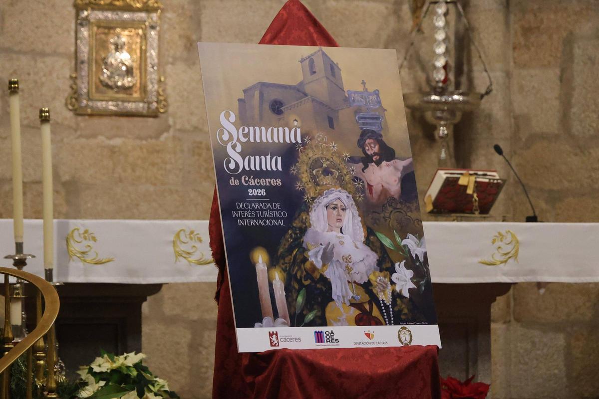 Fotogalería | Así se ha desarrollado la presentación del cartel de la Semana Santa de Cáceres
