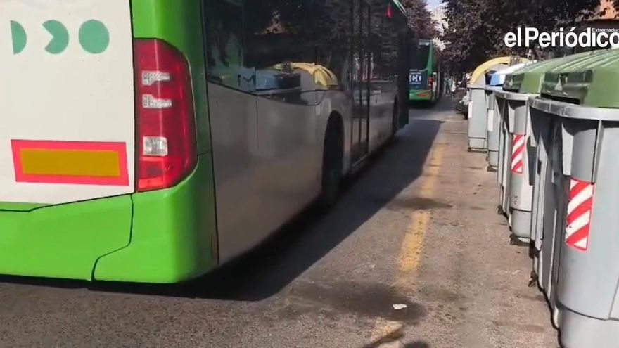 Video | Atasco en ronda del Carmen por la colisión entre un coche y un autobús urbano