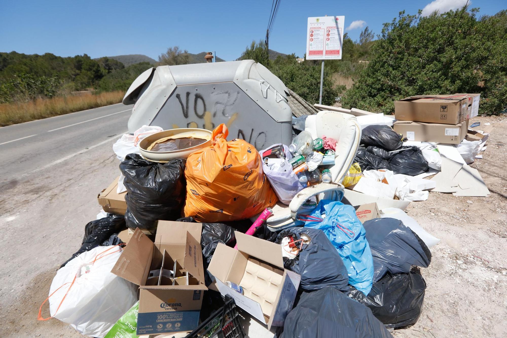 Primer día de huelga de basuras en Ibiza