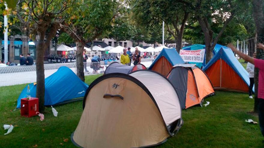 La acampada, antes del desalojo de esta noche.//C. Leiras