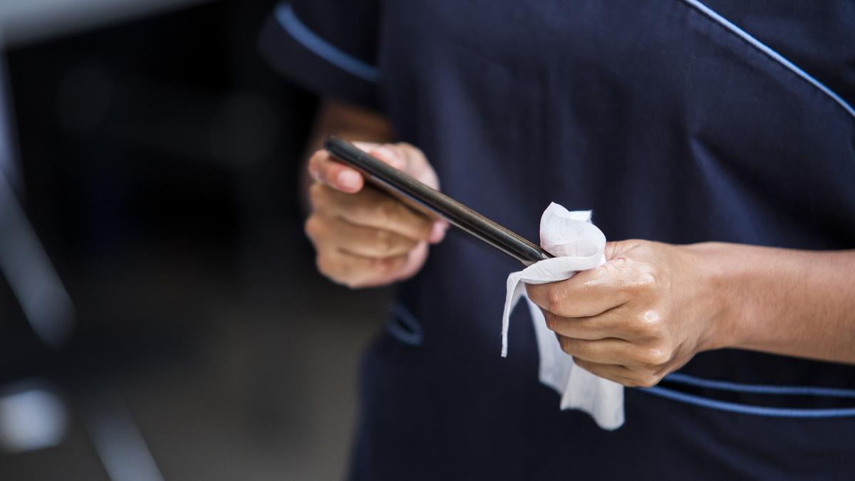 Limpieza: El paño del Mercadona por menos de 1 euro para limpiar las  pantallas que triunfa ante los 25 euros que cuesta el de Apple