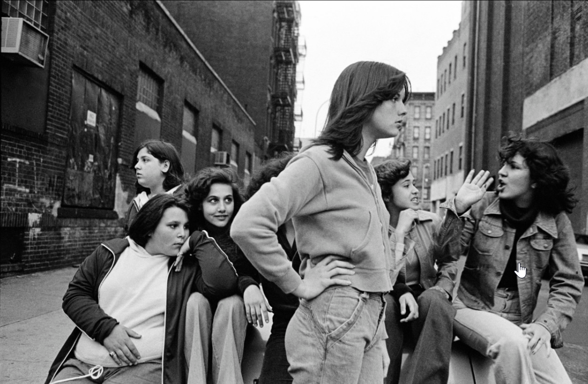 'Hanging Out On Baxter Street. Little Venice' (1978), de Susan Meiselas.