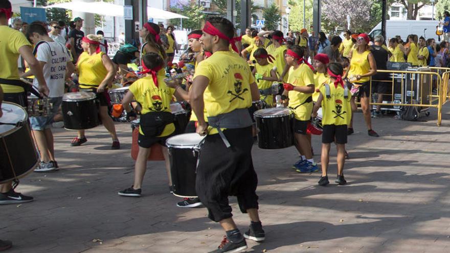 El grup Tramuntakada participa en la jornada.