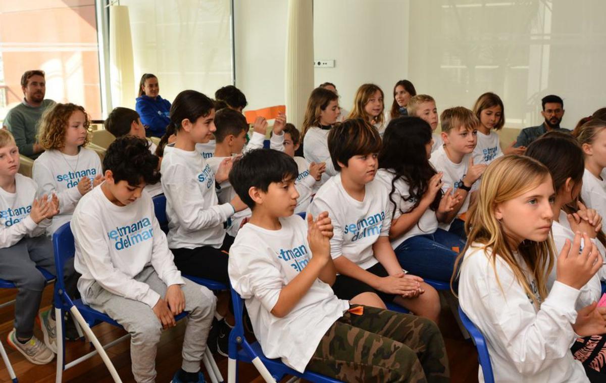 Los estudiantes del colegio  Sant Carles durante el acto. | CNSA