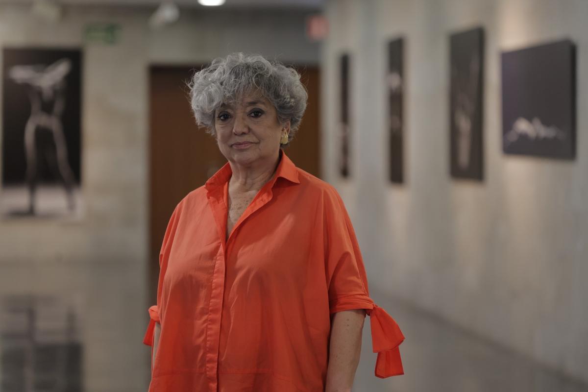 La directora de producción posa en el Palau de la Música de València.