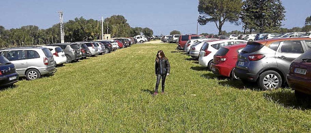 El aparcamiento de Son Real, lleno a rebosar.