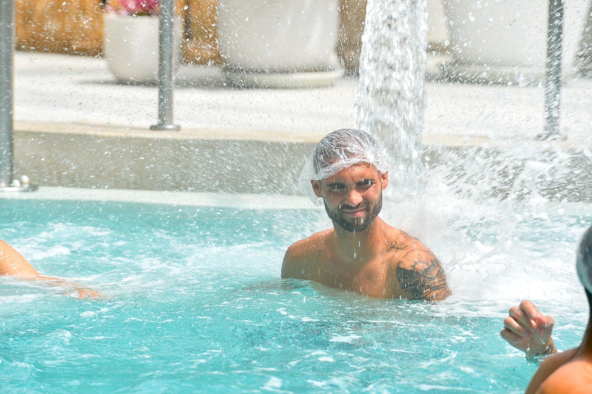 La plantilla de la UD Las Palmas en el Thalasso de Gloria Palace San Agustín