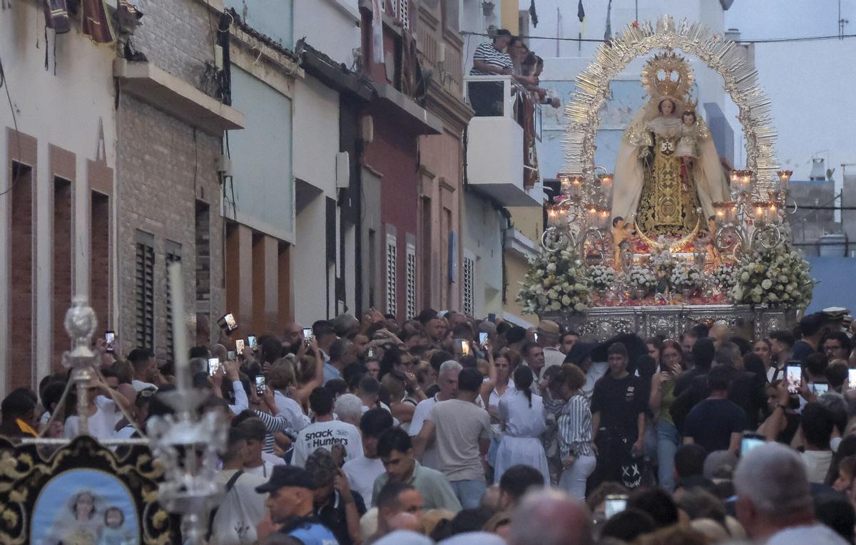 Procesión de La Aurora de la Virgen del Carmen en La Isleta 2026 Procesión de La Aurora de la Virgen del Carmen en La Isleta 2026