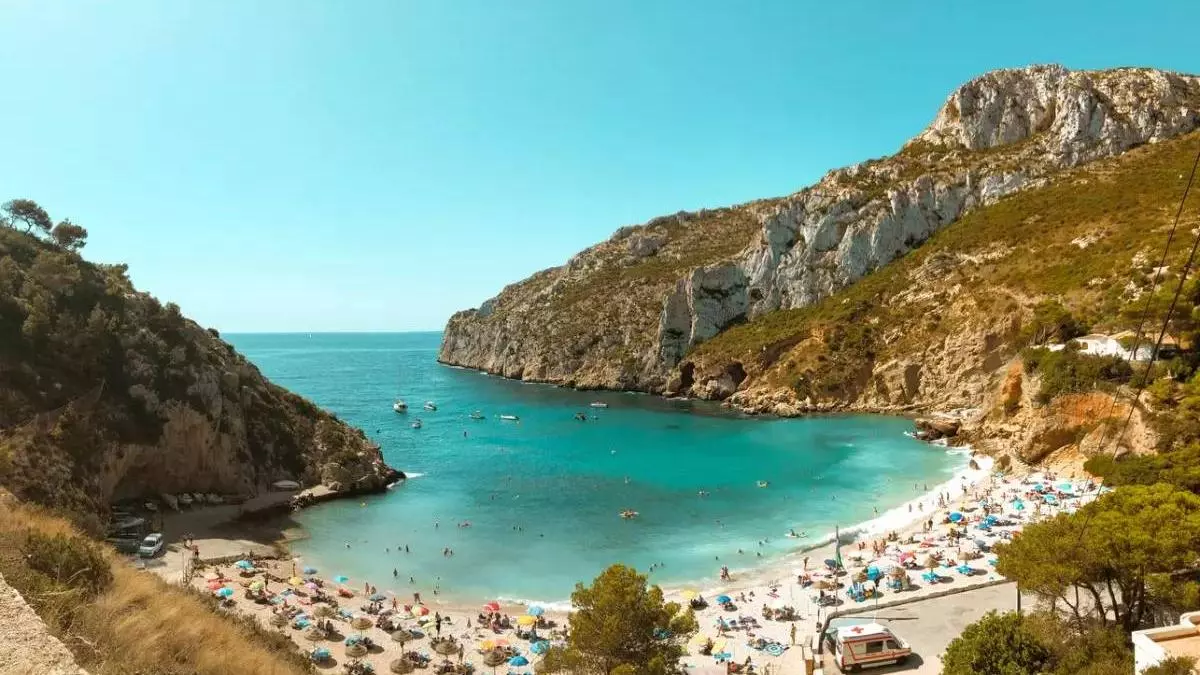 Esta es la playa (o cala) ms bonita de todo Alicante, segn los expertos de Viajar