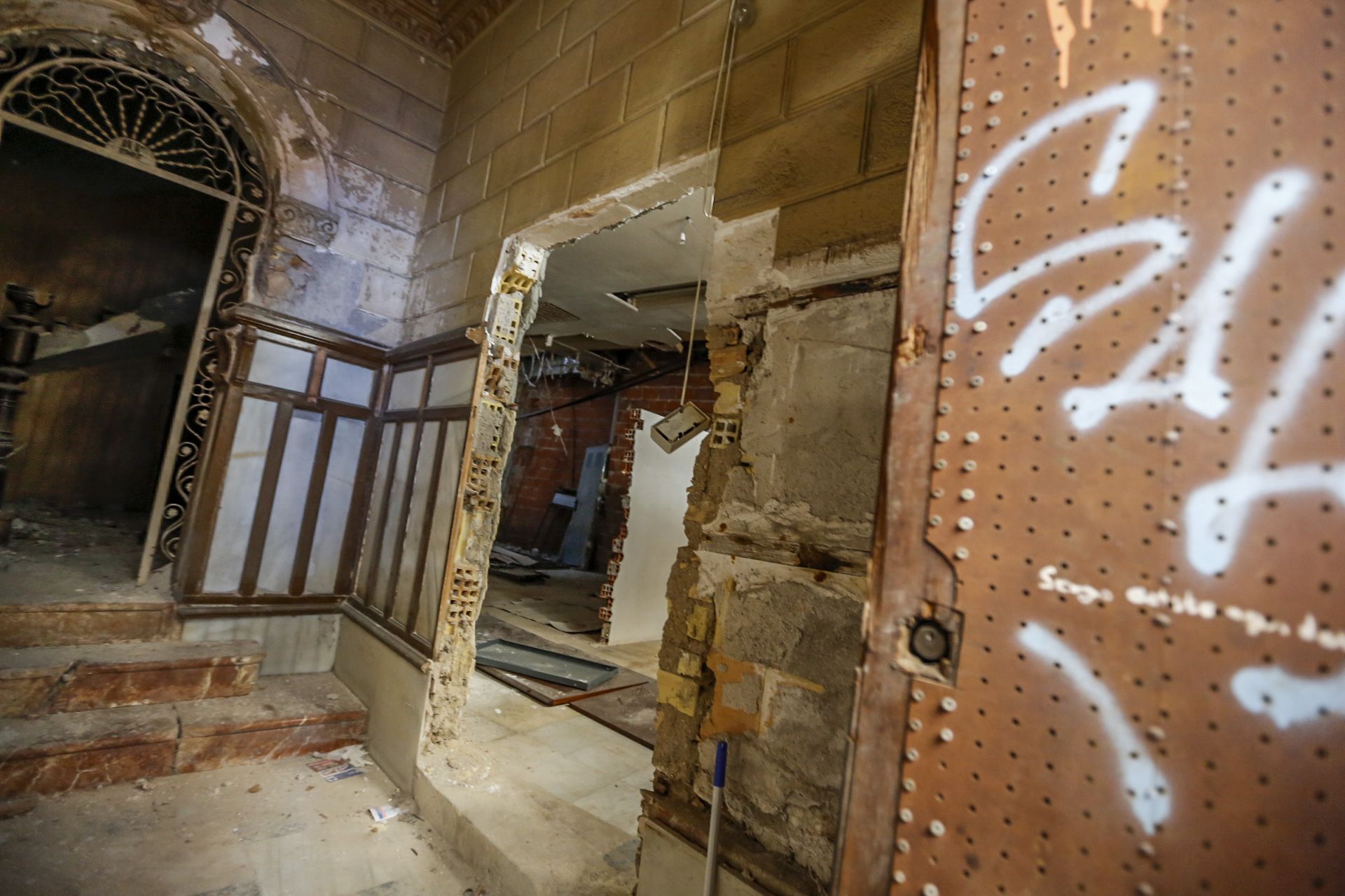 El inmueble estuvo años abierto y está vandalizado