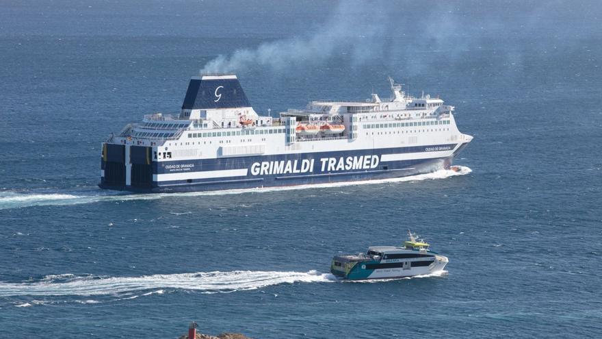 La Autoridad Portuaria se replantea el permiso del ferri hotel en Ibiza