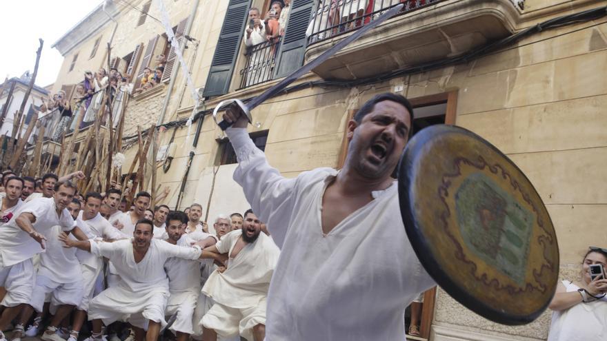 &quot;Moros y Cristianos&quot; in Pollença: So lief die sommerliche Schlacht auf Mallorca