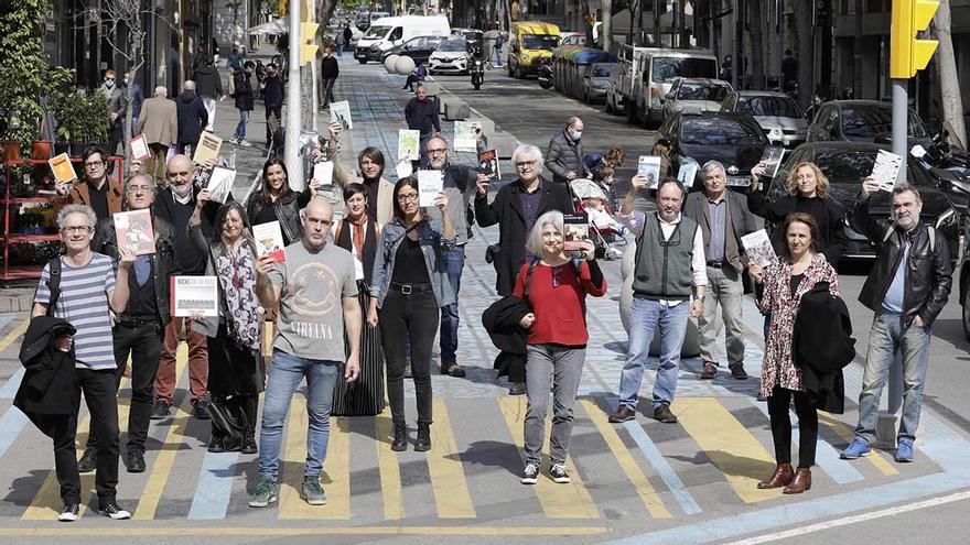 Los periodistas de El Periódico presentan sus novedades en Sant Jordi.