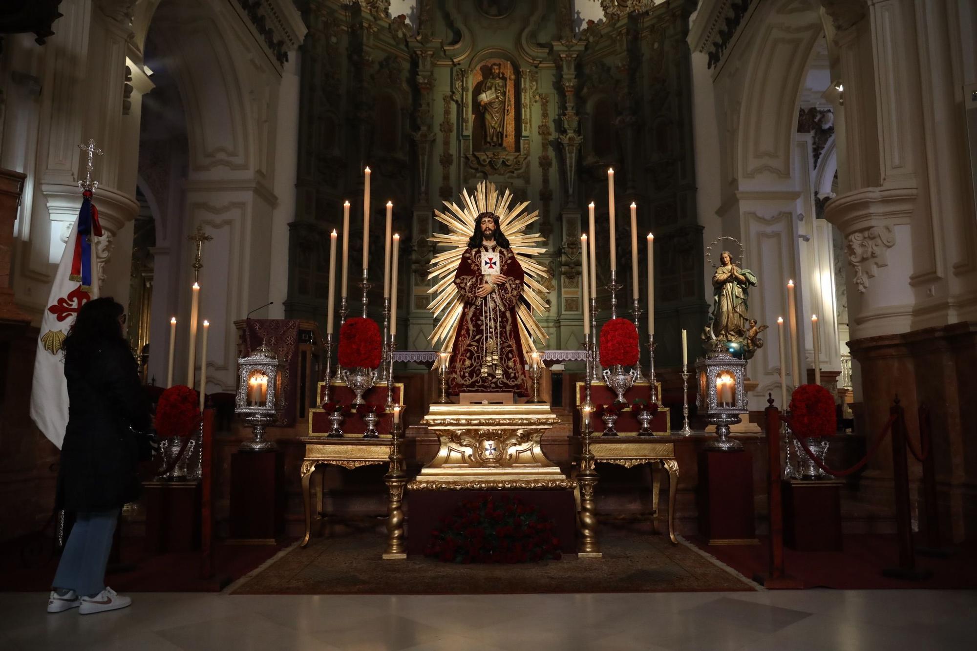 Colas en Santiago por la devoción por el Cristo de Medinaceli