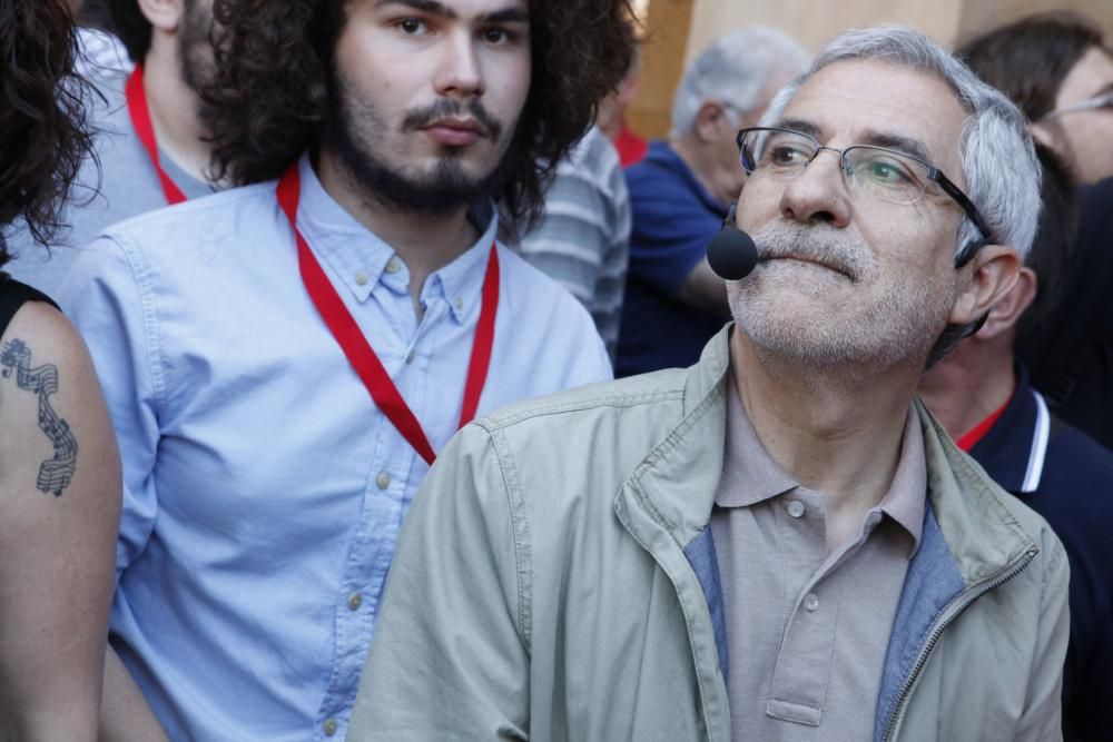 Alberto Garzón en un mitin de Unidos Podemos en la Plaza Mayor de Gijón