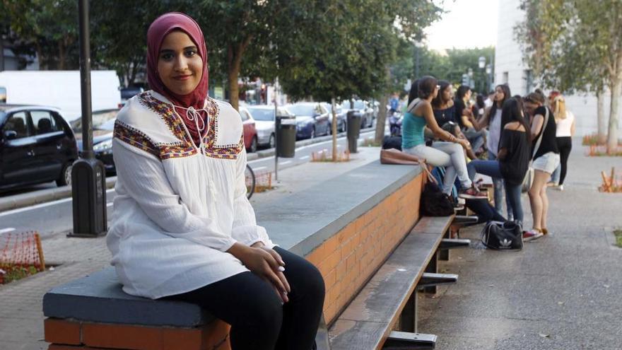 Un instituto de Valencia prohíbe entrar a una alumna musulmana con pañuelo