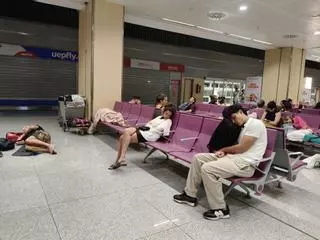 "Si no, no llegaba": Joan Costa, pasajero del vuelo de Ibiza a Madrid retrasado más de 24 horas, compra otro billete para salvar su viaje