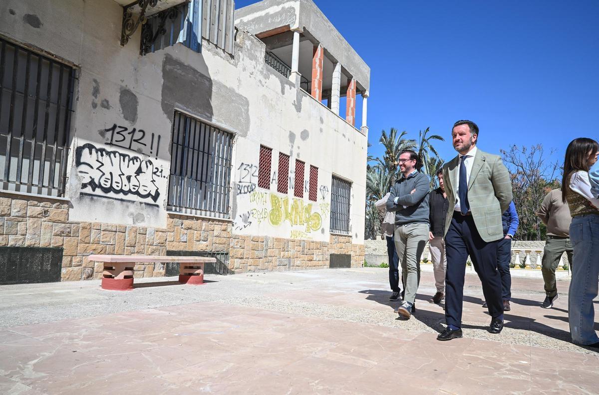 El alcalde de Elche anunciaba el reinicio de las obras de remodelación del edificio del Hort del Gat