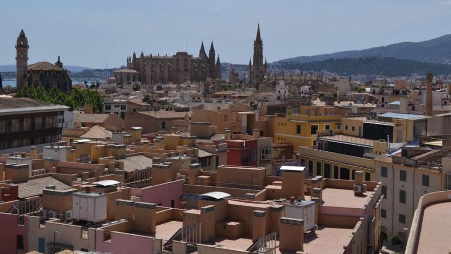 Inspektoren gehen gegen drei Jugendherbergen in Palma vor