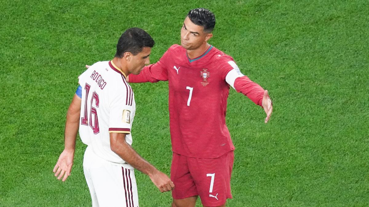 Rodri, junto a Cristiano durante el Portugal-España de cuartos de final del Mundial