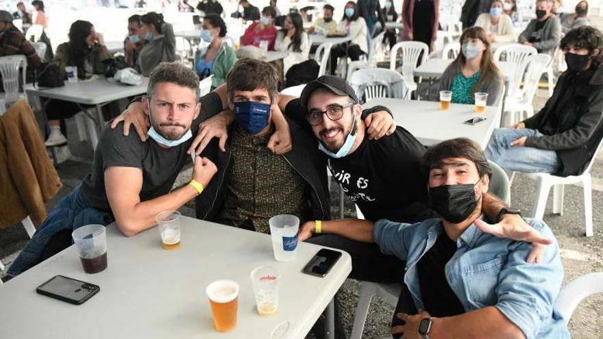 Público en la carpa durante el concierto de Ale. |   // BERNABÉ/ JAVIER LALÍN