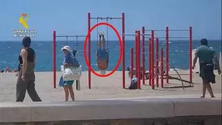 Detienen en Málaga a un fugitivo escocés mientras practicaba calistenia en la playa