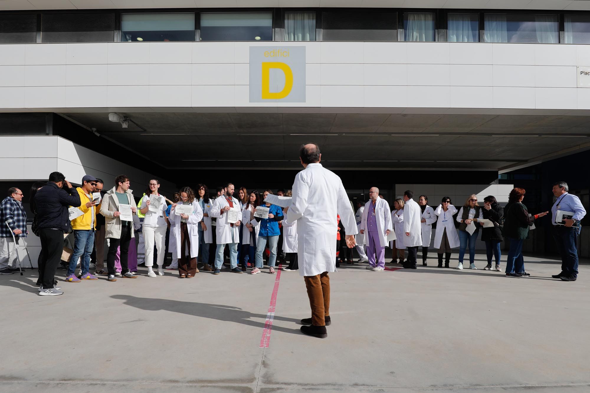 Todas las imágenes de la concentración de médicos en Ibiza