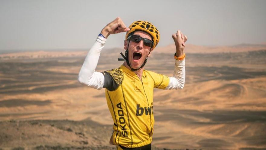 Alex Roca, el ciclista con parálisis cerebral que ha superado la Titan  Desert - La Opinión de Murcia