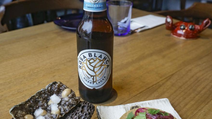 Empieza en Palma la ruta de tapas con la cerveza Rosa Blanca