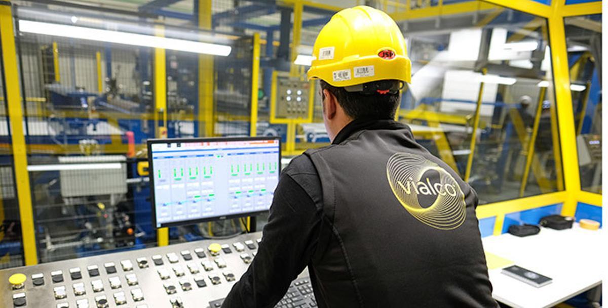 Así son las instalaciones de Vialco: Un gigante de la industria 4.0 en Alicante