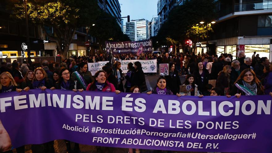 Directo 8M en València: Las manifestaciones por el Día de la Mujer ya recorren las calles