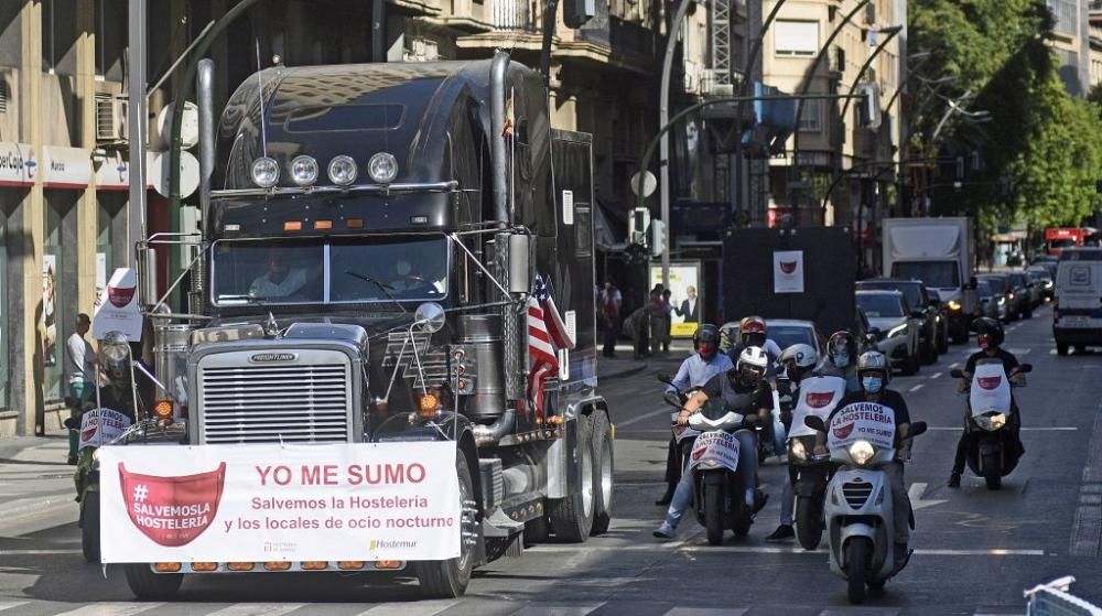 Los hoteleros toman Murcia para protestar contra las medidas del Gobierno regional