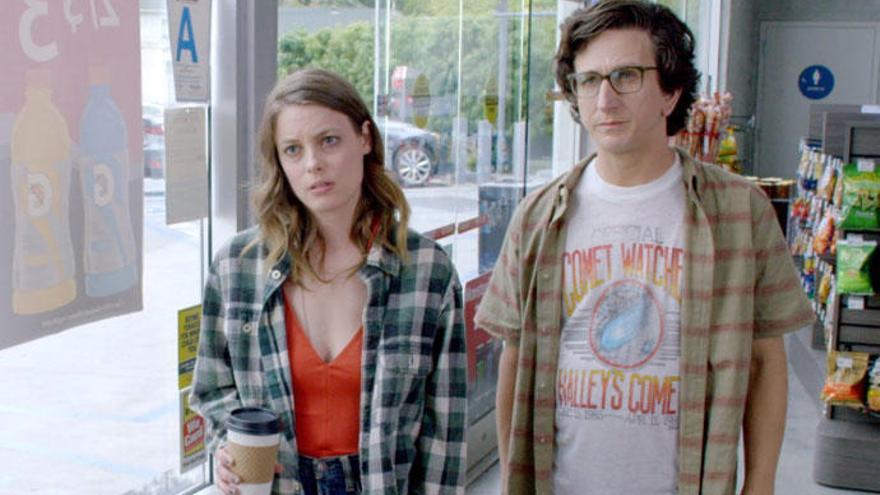 Paul Rust y Gillian Jacobs dan vida Gus y Mickey