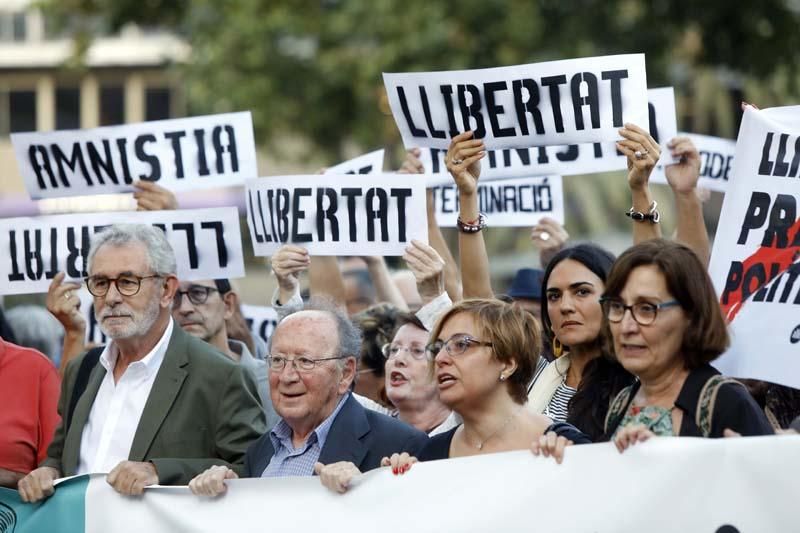 Concentración en València contra la sentencia del 'procés'